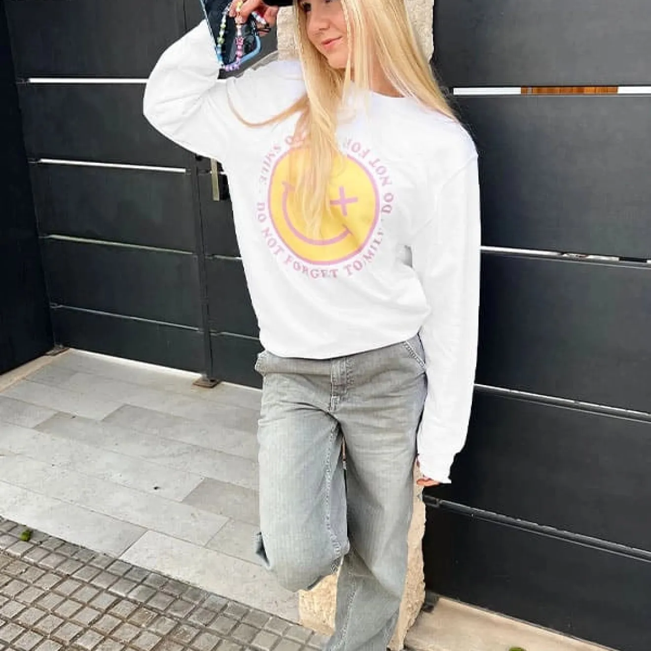 SMILEY EYES SWEATER